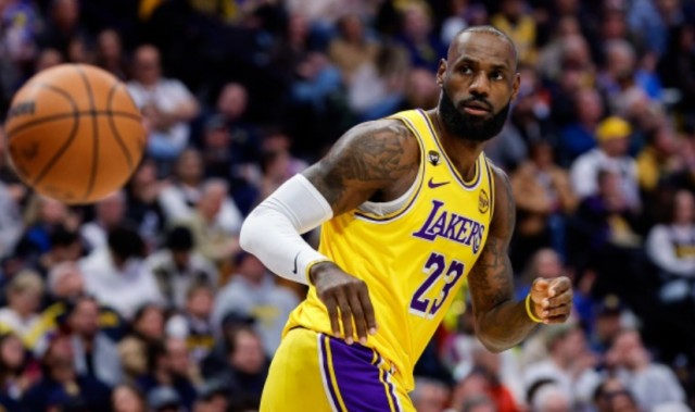 NBA直播-湖人104-112不敌快船 球员评价：3人良好，拉拉维亚及格，6人低迷