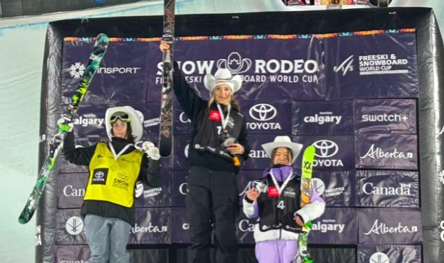 谷爱凌收获兔年开门红 张可欣重返世界杯领奖台