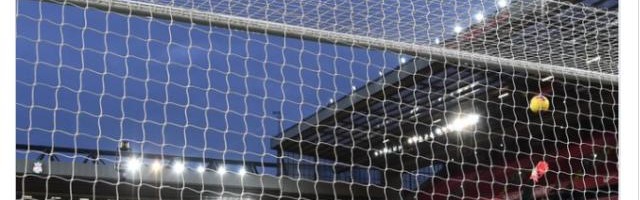 低调JR看球-顶费鸟的缺？演D席的角！这片德国绿叶已是曼城主角