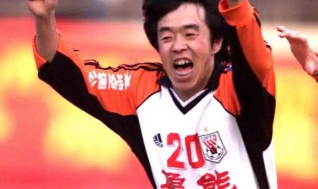 山东泰山32年队史，9名射手奉献19顶帽子，哪一顶最璀璨夺目？