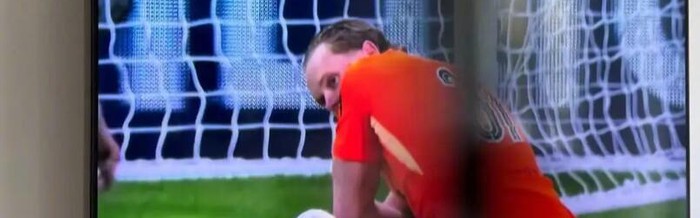 低调JR看球-热刺门将金斯基两度失误被换下，赛后获球迷安慰|马竞|欧冠|托特纳姆热刺|马德里竞技|决赛_新浪体育_新浪新闻